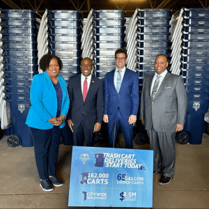 New KCMO trash carts and recycling guidance will help reduce unintended litter and recycling contamination New KCMO trash carts and recycling guidance will help reduce unintended litter and recycling contamination
